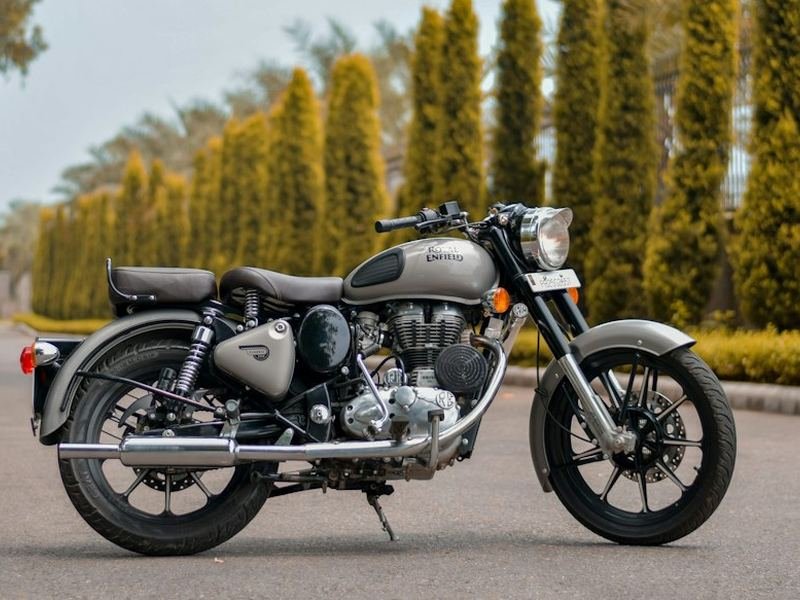 Royal Enfield Classic 350 on rent for Sikkim and Himalayan mountain trips